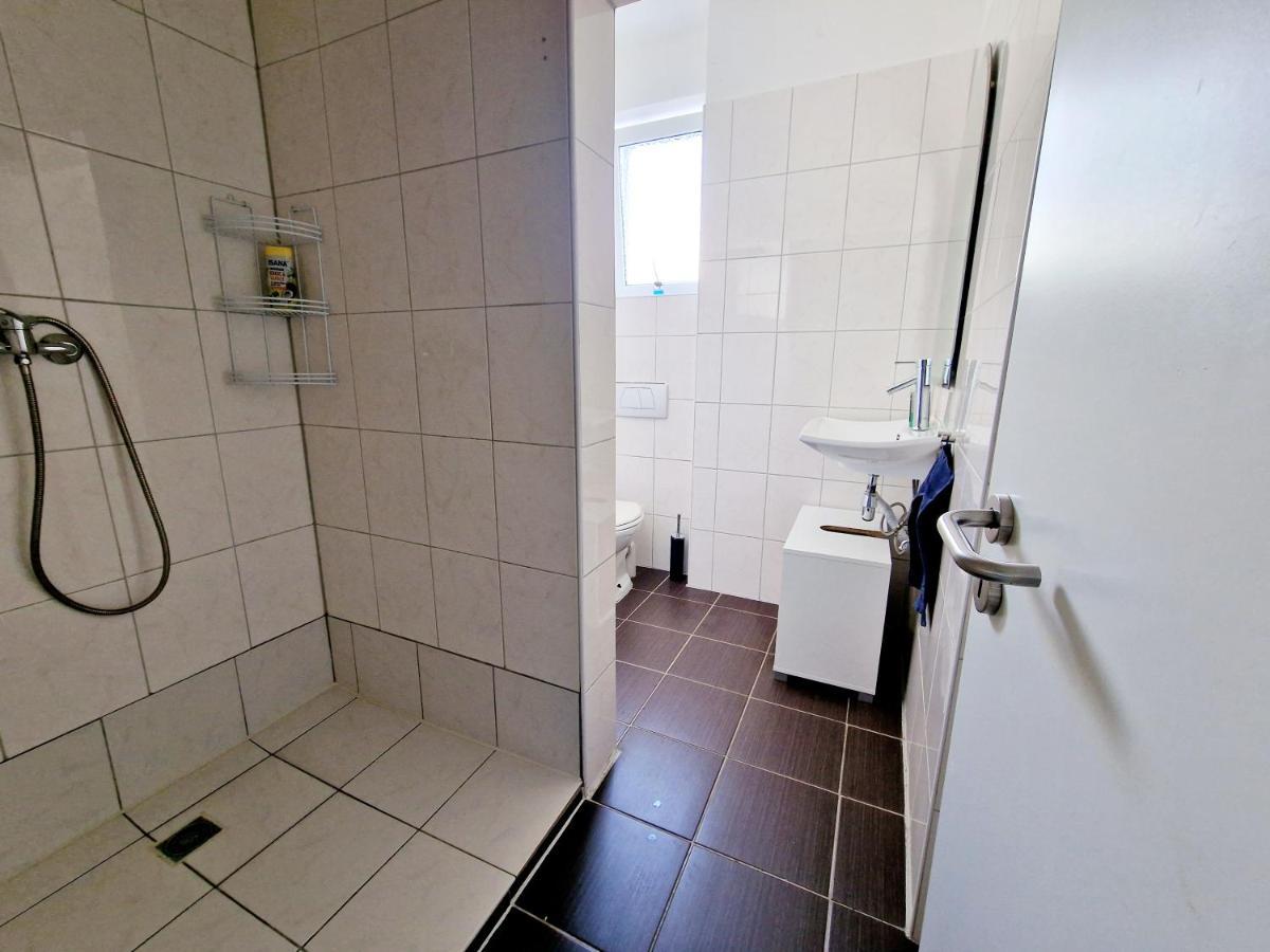 Gruppenfreundliches Apartment Herzogenaurach Exterior photo